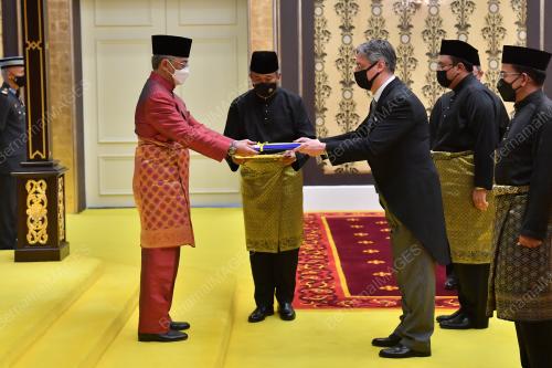 AL-SULTAN ABDULLAH RI'AYATUDDIN AL-MUSTAFA BILLAH SHAH