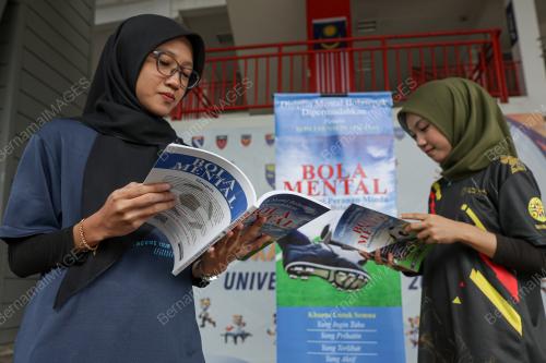 MAJLIS PELANCARAN BUKU ˜BOLA MENTAL'