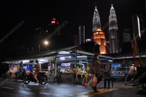 PREMIS MAKANAN DIBENAR BEROPERASI DARI 6 PAGI HINGGA 10 MALAM