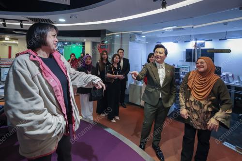 DATUK DR CALVIN KHIU