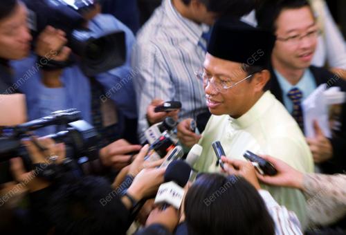 AHMAD SHABERY CHEEK
