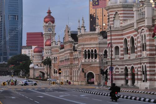 DATARAN MERDEKA DITUTUP - ELAK ORANG RAMAI BERKUMPUL