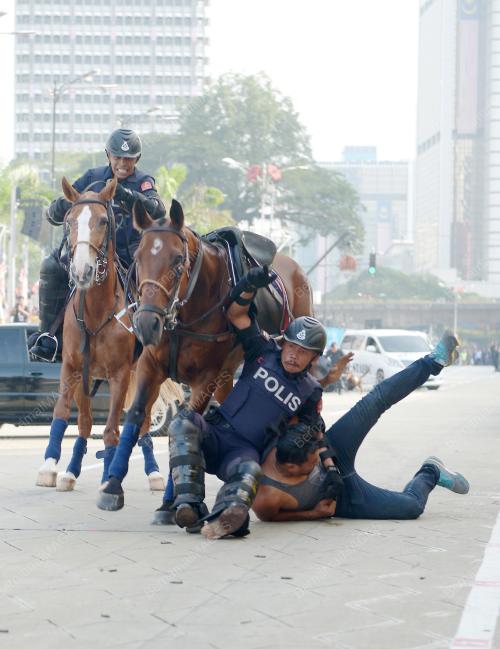 KL34_31082016_HARI_KEBANGSAAN