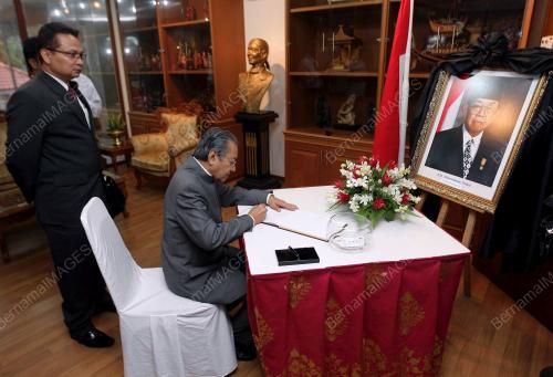 MAHATHIR MOHAMAD