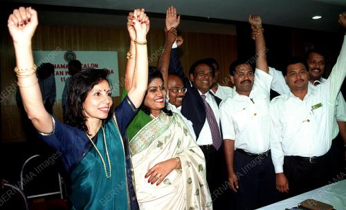 KL35-11_05_2000_SAMY_VELLU-MIC_11052000