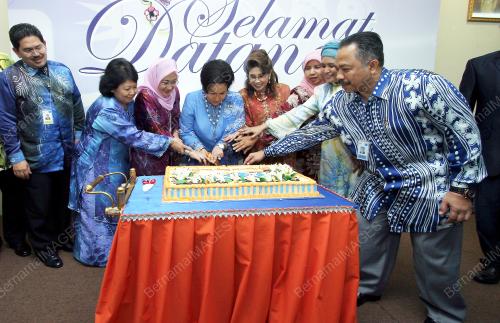 ROSMAH MANSOR