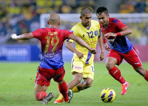 KL35_01062013_BOLA
