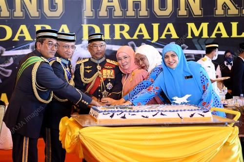 AL-SULTAN ABDULLAH RI'AYATUDDIN AL-MUSTAFA BILLAH SHAH