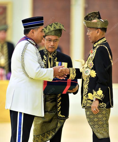 KL35_02062012_AGONG