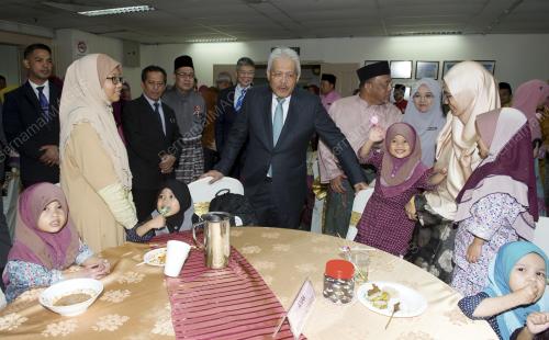 KL35_02082016_HAMZAH_AIDILFITRI