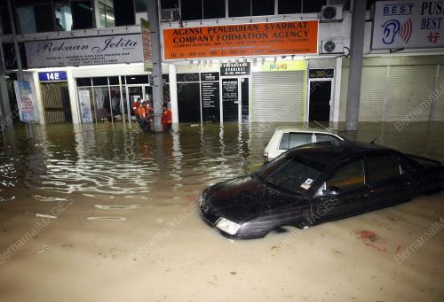 BANJIR KILAT
