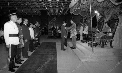 KL35_04022015_PENGURNIAAN_BINTANG
