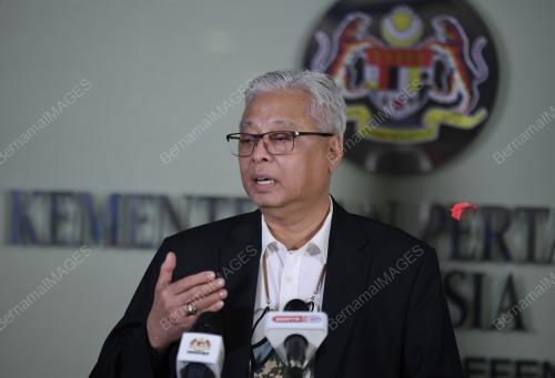 DATUK SERI ISMAIL SABRI YAAKOB