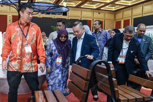 DATUK CHAN FOONG HIN