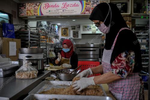 USAHAWAN INDUSTRI KECIL DAN SEDERHANA (IKS) BELANJAWAN 2021