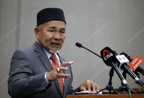 DATUK SERI TUAN IBRAHIM TUAN MAN 