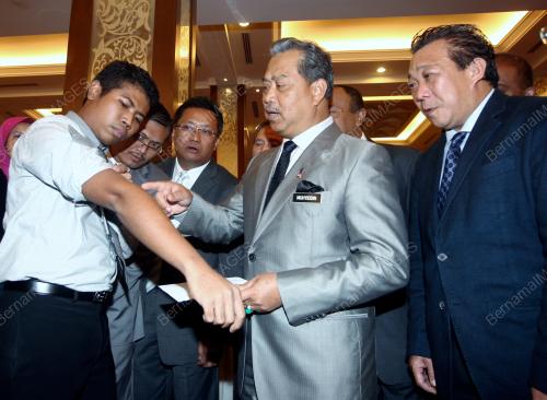 TAN SRI MUHYIDDIN YASSIN