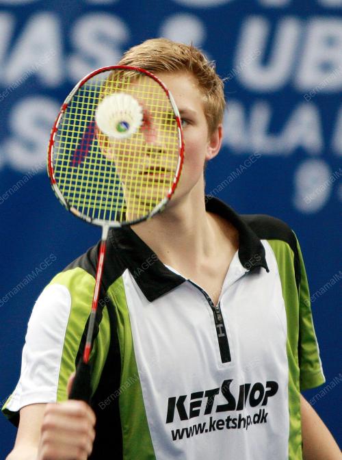 VIKTOR AXELSEN
