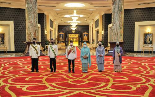 AL-SULTAN ABDULLAH RI'AYATUDDIN AL-MUSTAFA BILLAH SHAH