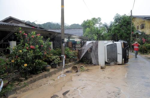KL35_08032012_KESAN_BANJIR