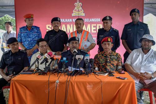 DATUK HUSSEIN OMAR KHAN