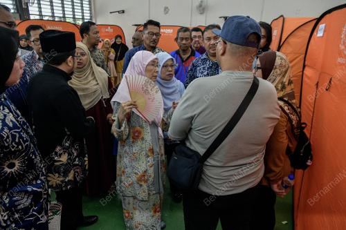 DATUK SERI DR WAN AZIZAH WAN ISMAIL