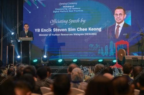 STEVEN SIM