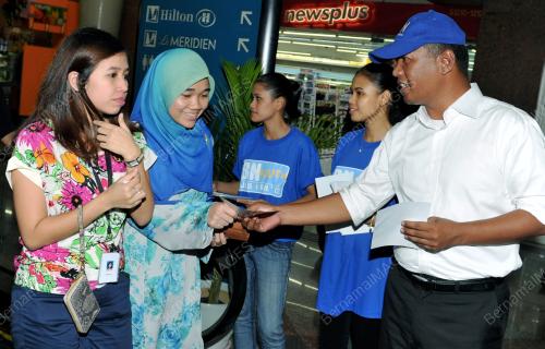 KL35_08112012_KARNIVAL