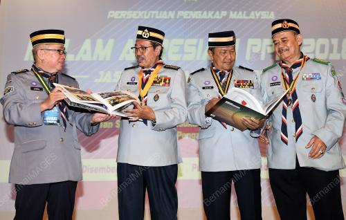 KL35_08122018_PENGAKAP