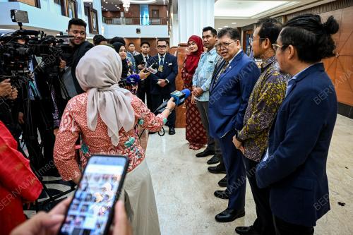 TAN SRI DR JOHARI ABDUL