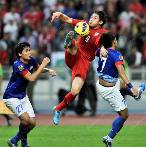 KL35_09122012_AFF_CUP