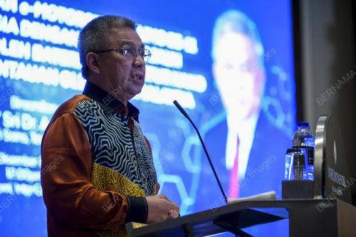 DATUK SERI DR ADHAM BABA