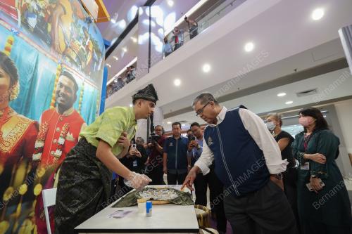DATUK AARON AGO DAGANG
