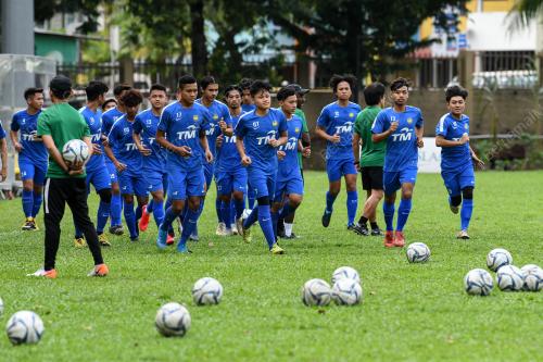 LATIHAN SKUAD BOLA SEPAK BAWAH 19 NEGARA