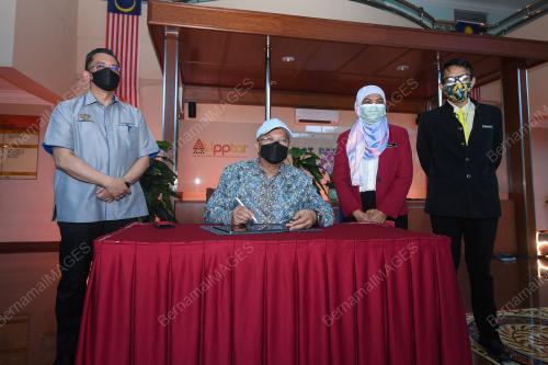 TAN SRI ANNUAR MUSA