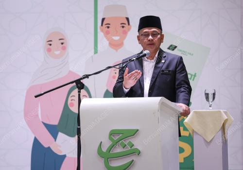 DATUK DR MOHD NAIM MOKHTAR