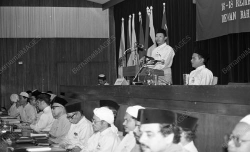 KL35_12012015_MUKTAMAR_PAS