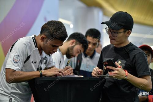 JELAJAH TROFI ASEAN PIALA SHOPEE