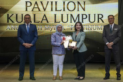 DATUK SERI NANCY SHUKRI