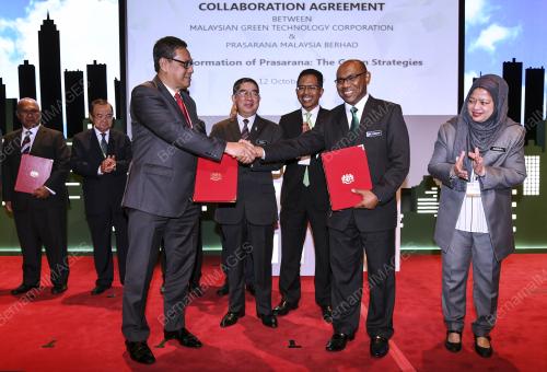 KL35_12102017_COLLABORATES_BN201710118130