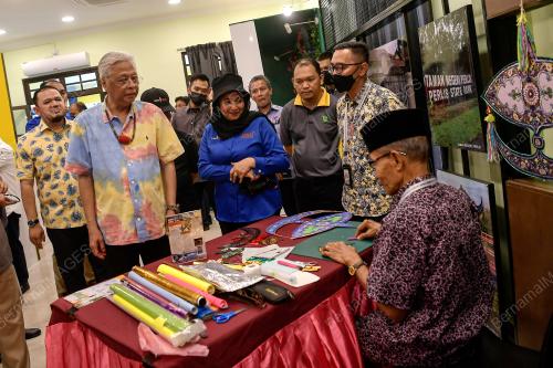 DATUK SERI ISMAIL SABRI YAAKOB