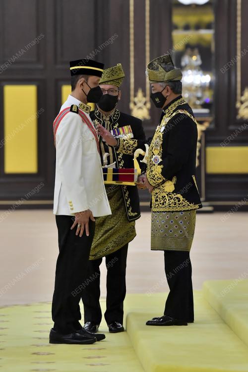 AL-SULTAN ABDULLAH RI'AYATUDDIN AL-MUSTAFA BILLAH SHAH