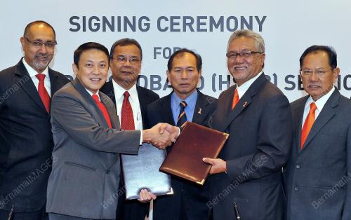 KL35_14032012_REDTONE_TM