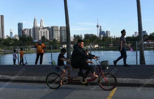 TINJAUAN AKTIVITI RIADAH YANG DIBENARKAN MENGIKIT SOP DI TAMAN TASIK TITWANGSA DALAM PKPP
