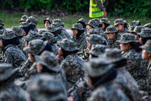 LATIHAN MENEMBAK PLKN