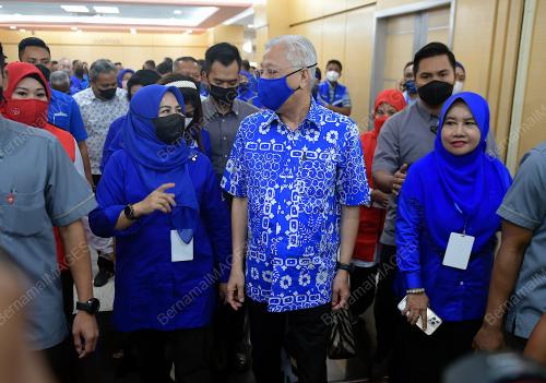 DATUK SERI ISMAIL SABRI YAAKOB