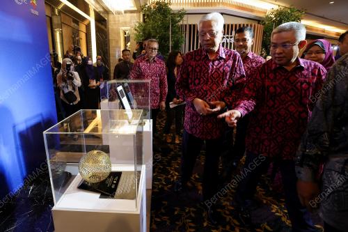 DATUK SERI ISMAIL SABRI YAAKOB