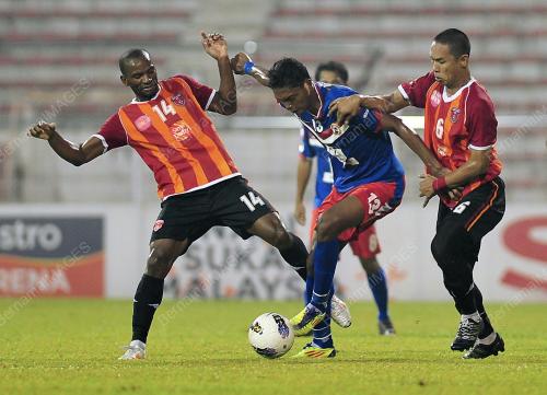 KL35_15062012_BOLA