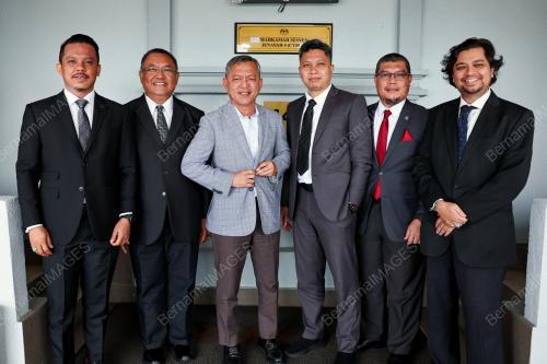 SENATOR DATUK RAZALI IDRIS