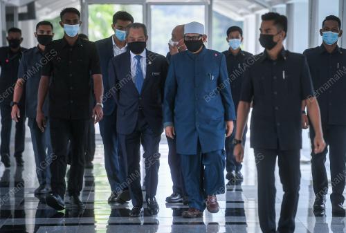 PERSIDANGAN PARLIMEN PENGGAL KETIGA